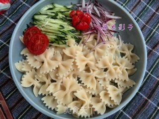 Spaghetti with Tomato Blueberry Sauce recipe