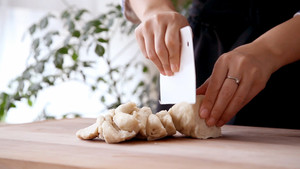 Start Making Egg Yolk Crisps from Fried Red Bean Paste (video) recipe