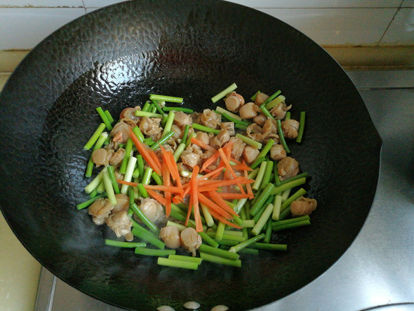 Stir-fried Scallop Meat with Garlic Moss recipe