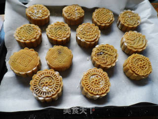 Preheat in Advance for Mid-autumn Festival———————【traditional Bean Paste Mooncakes】 recipe