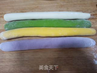 Four-color Steamed Spring Cake recipe