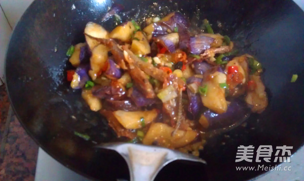 Fried Eggplant with Dace in Black Bean Sauce recipe