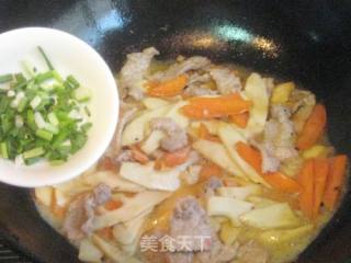 Stir-fried Pork with Spring Bamboo Shoots recipe