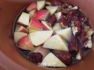 Red Dates, Wolfberry and Apple Soup recipe