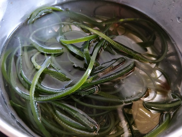 Kelp Shredded with Bean Sprouts recipe