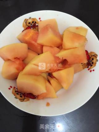 Tremella, Papaya, Red Dates and Milk Dessert recipe