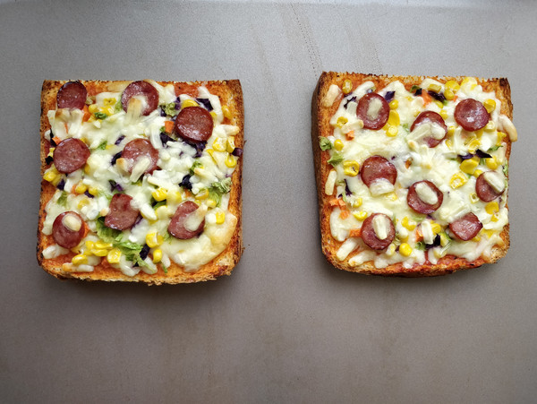 Sausage Toast Pizza recipe