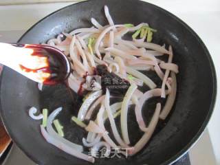 Sauteed Squid with Chives recipe