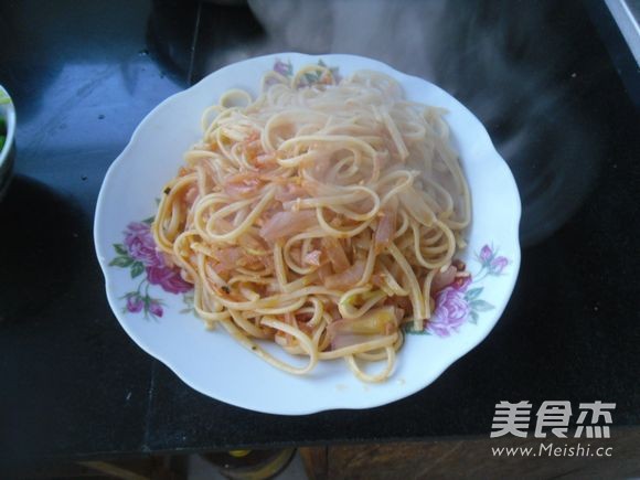 Stir-fried Spaghetti with Onions recipe