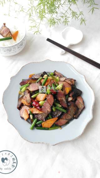 Stir-fried Bacon with Garlic Stalks recipe