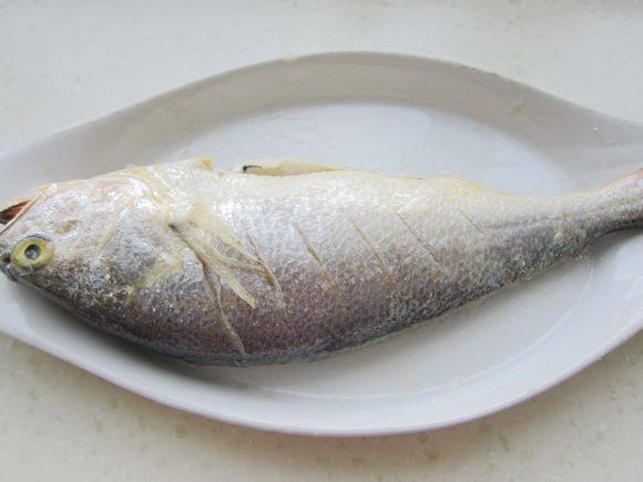 Dry Fried Yellow Croaker recipe