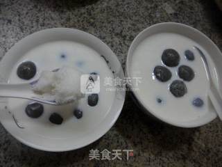 Milk Black Sesame Paste Glutinous Rice Balls recipe