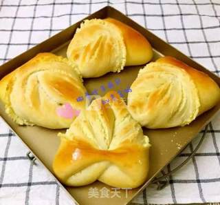 #aca烤明星大赛# Uniquely Shaped Coconut Bread with Leaves recipe