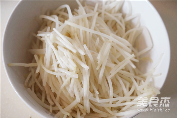 Hot and Sour Bean Sprouts recipe