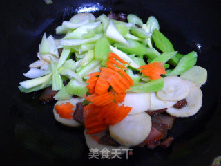 Stir-fried Celery with Apricot and Abalone recipe