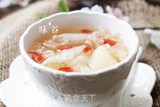 Sydney White Fungus Soup with Rock Sugar recipe