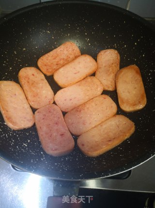 Pan-fried Luncheon Meat recipe