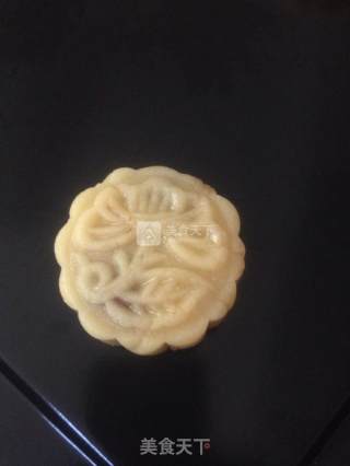 Homemade Mid-autumn Mooncakes recipe