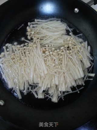 Enoki Mushroom Mixed with Cucumber recipe