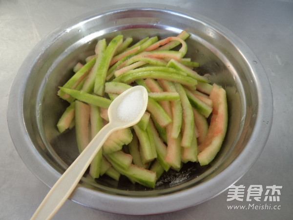 Black Fungus Mixed with Melon Peel recipe