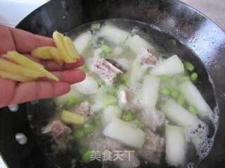 Edamame and Winter Melon Pork Ribs Soup recipe