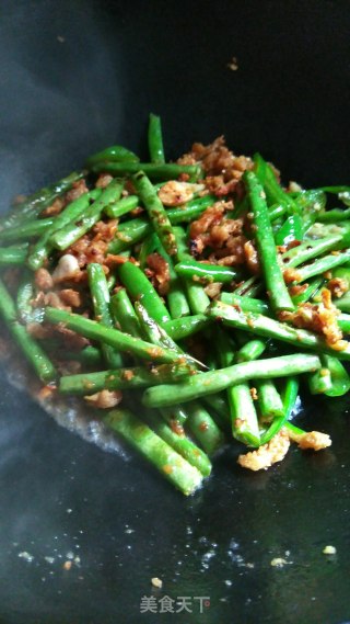 Stir-fried String Beans with Chili Pepper recipe