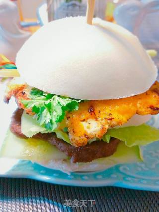 Steamed Bun Steak Egg Burger recipe