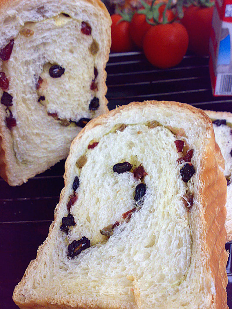 Three-color Dried Fruit Toast