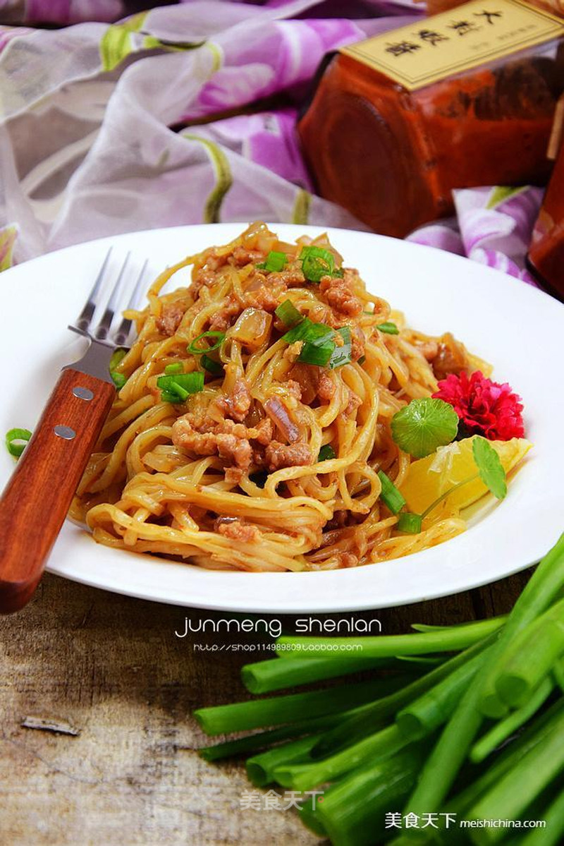 Fried Noodles with Prawn Paste