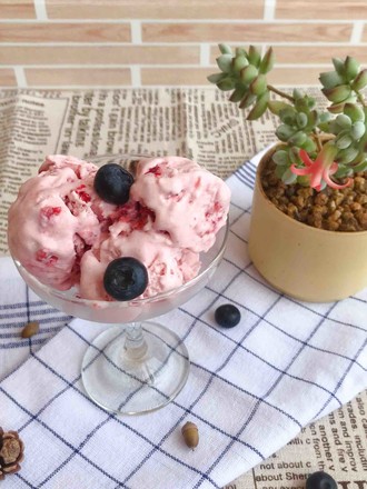 Strawberry Yogurt Ice Cream