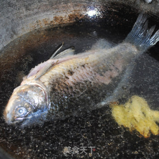 Sweet Crucian Carp Soup recipe