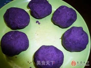 Purple Sweet Potato Condensed Milk Mooncake recipe