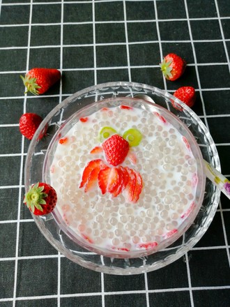 Milk Strawberry Sago