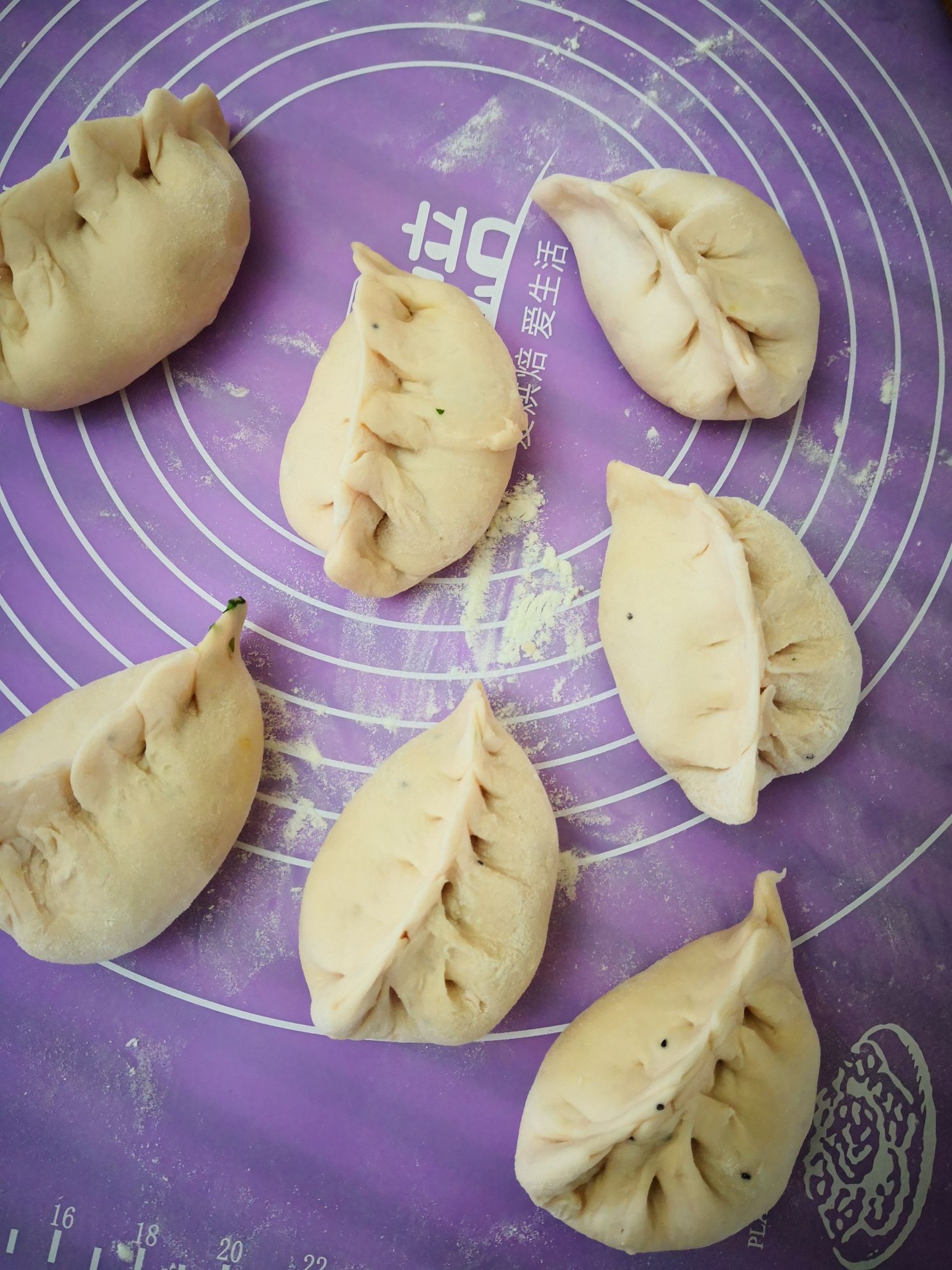 Leaves of Chrysanthemum Vulgare Buns recipe