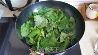 Fried Dumplings Stuffed with Dandelion recipe
