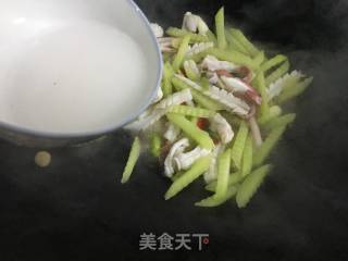 Fried Kale Bone with Fresh Squid recipe