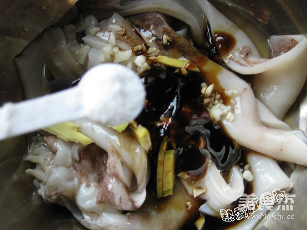 Grilled Squid with Garlic and Cumin recipe