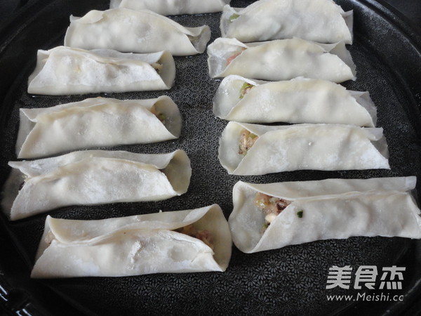 Pork Pot Stickers with Mushrooms and Green Peppers recipe