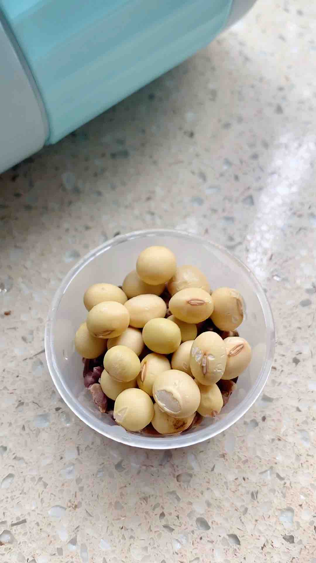 Soy Milk with Red Dates and Wheat Kernels recipe