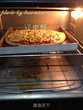 Sweet Sausage and Melon Pizza recipe