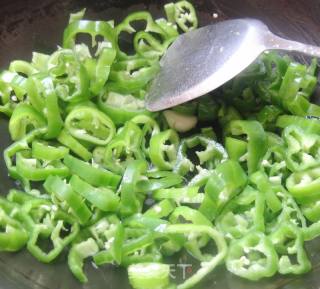 Stir-fried Green Peppers with Dried Radish recipe