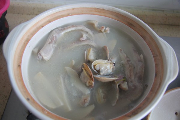 Duck Feet, King Pleurotus and Clam Soup recipe