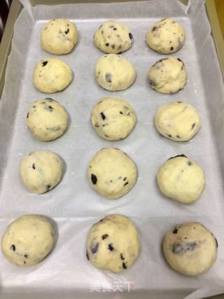 Blackcurrant Cheese Bread recipe