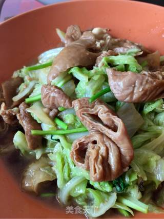 Stir-fried Large Intestine with Cabbage recipe