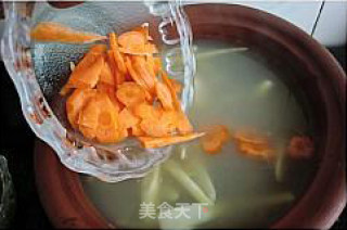 Autumn Nourishing Yin and Moisturizing Lung Soup----simmered Pork Belly with Luo Han Bamboo Shoots recipe