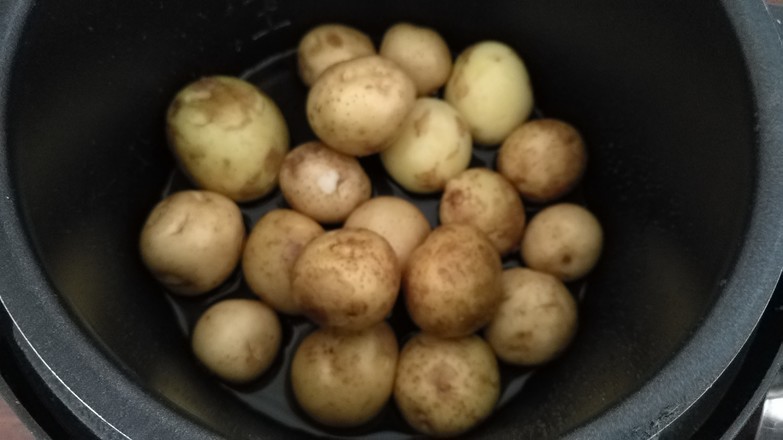 Pan-fried Baby Potatoes recipe