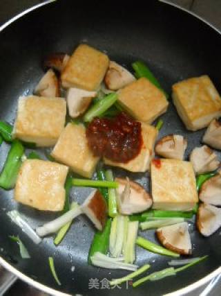 Stewed Tofu with Fresh Mushrooms recipe