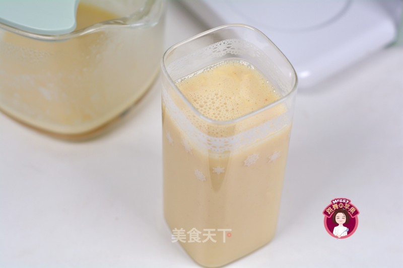 Summer Natural Drinks-five-grain Soy Milk and Mellow Coffee