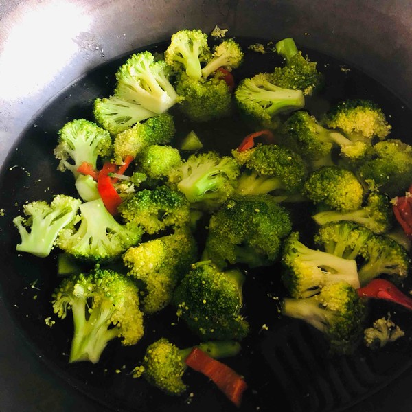 Fried Shrimp Balls with Broccoli recipe