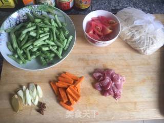 Braised Noodles with Beans recipe